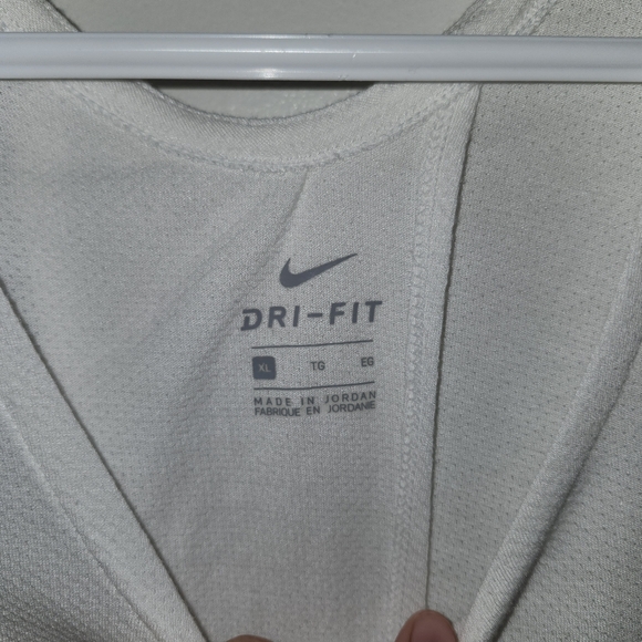 Nike open back XL - Picture 2 of 3